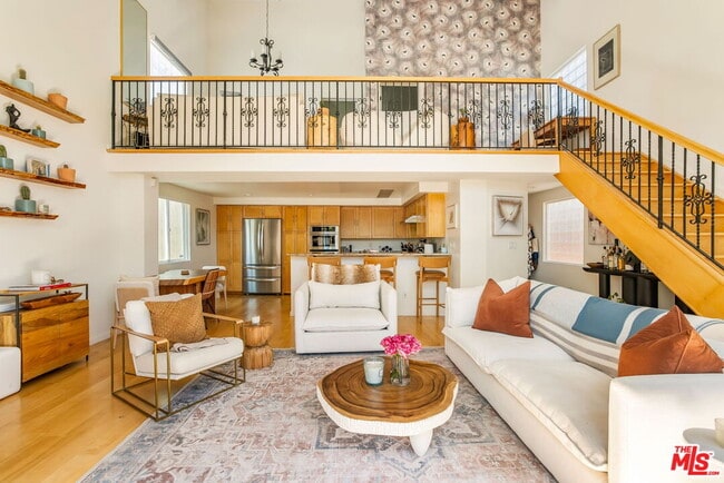 Photo - 439 Carroll Canal