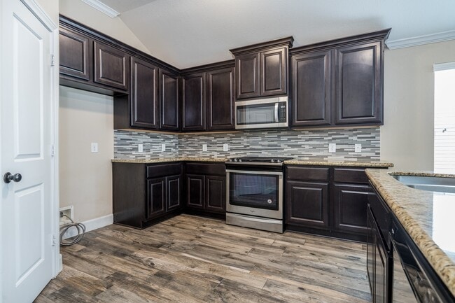 Photo - 18123 Willow Edge Dr