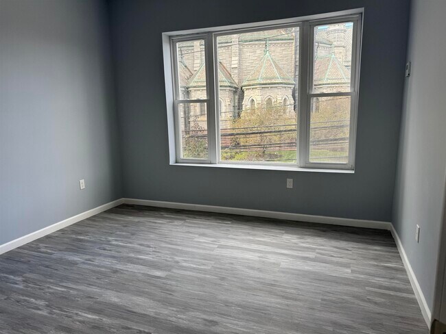 Photo - 155 Clifton Ave Unit 2RR