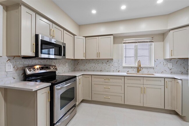 Photo - 1221 NW 34th Ave Unidad 1
