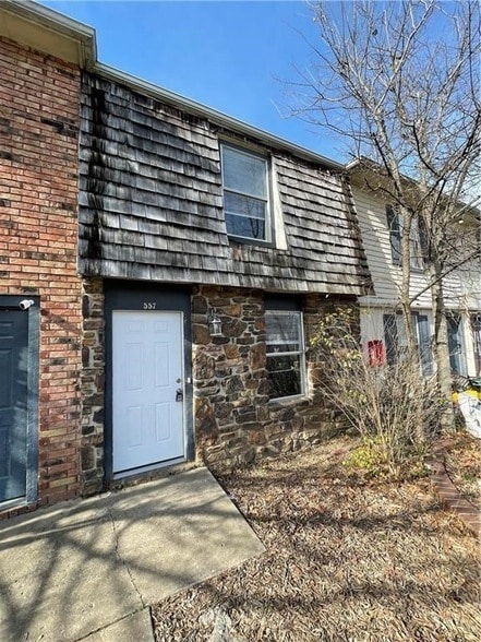 Photo - 555 N Betty Jo Dr Townhome
