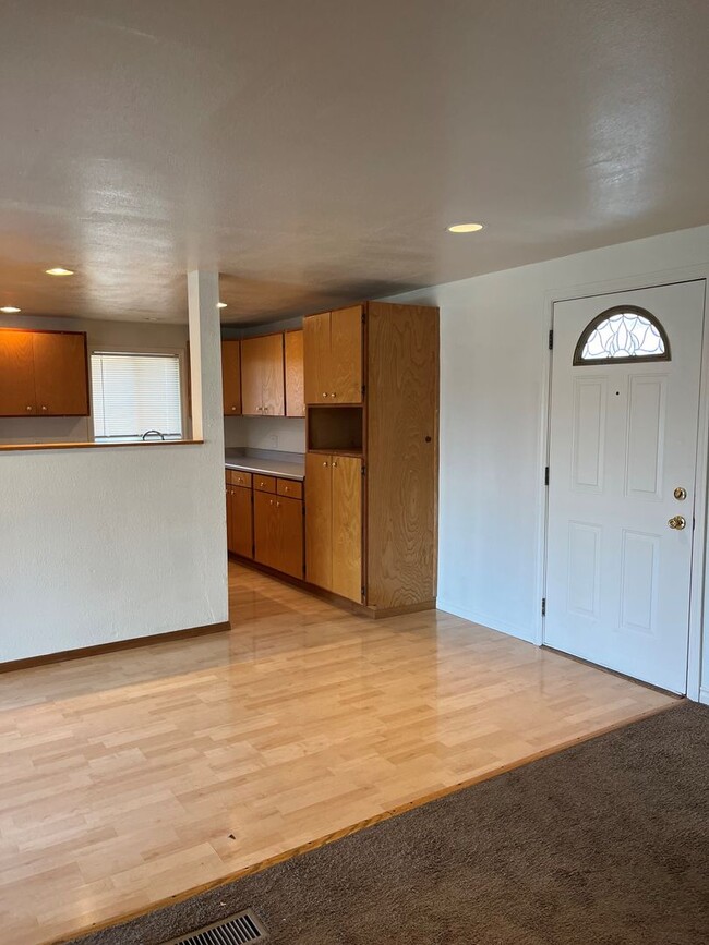 Photo - 2 Bedroom 1 bath in Suburbs