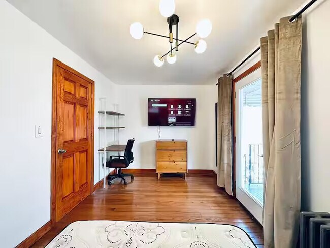 Furnished room/NOT APARTMENT