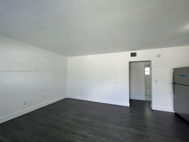 Photo - 2150 NW 24th St Unit 5