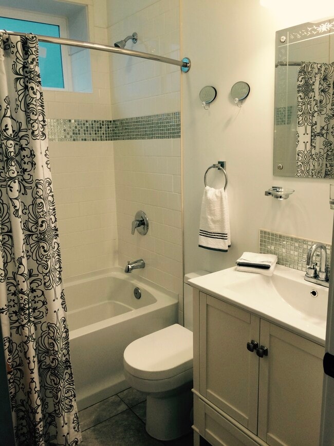 Photo - 2726 Eldridge Ave Unit 1