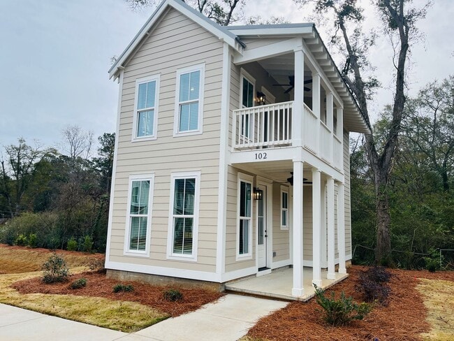 Building Photo - New Construction! 3 bedroom 2 bathroom home in Lagrange! Must see!