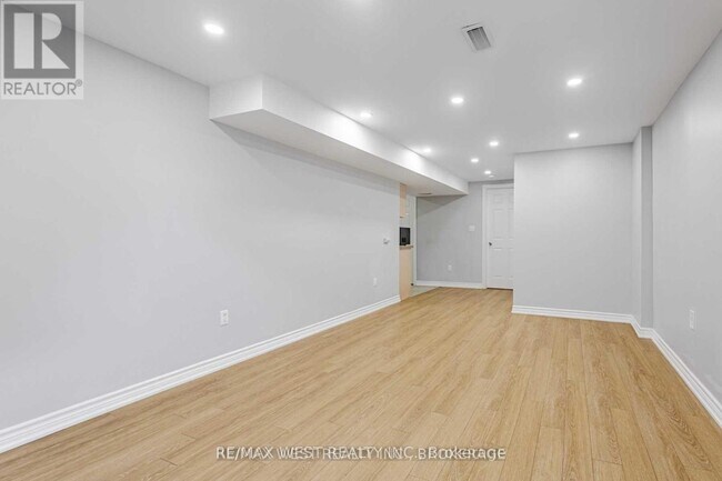 Photo - 31 Clair Rd