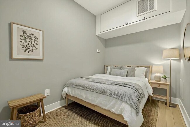 3529 14th St NW Unit 1