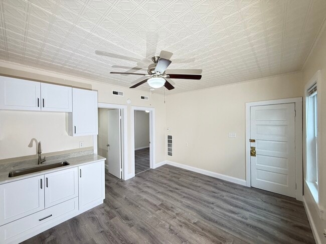 Photo - 227 White St Unit F2-R