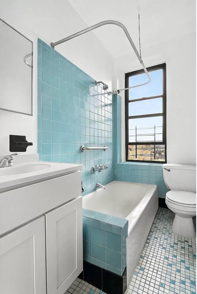 Photo - 789 MacDonough St