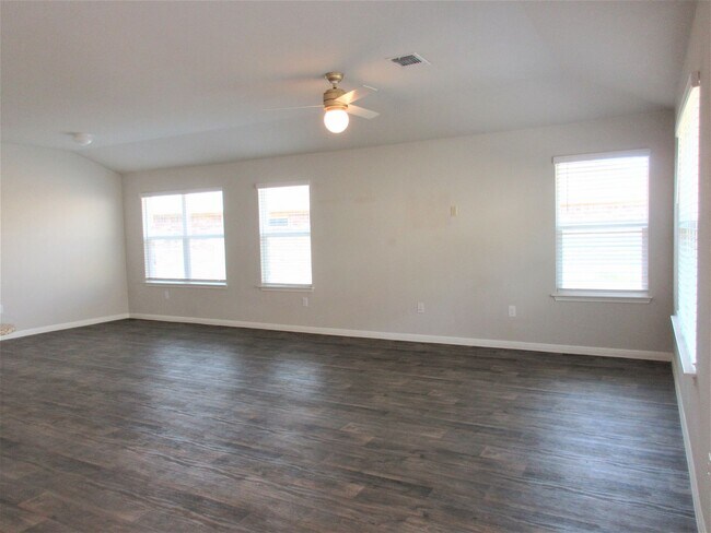 Photo - Home in Pioneer Crossing