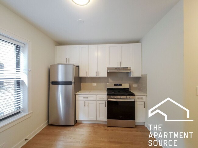 Photo - 4622 N Winchester Ave Unit 3C