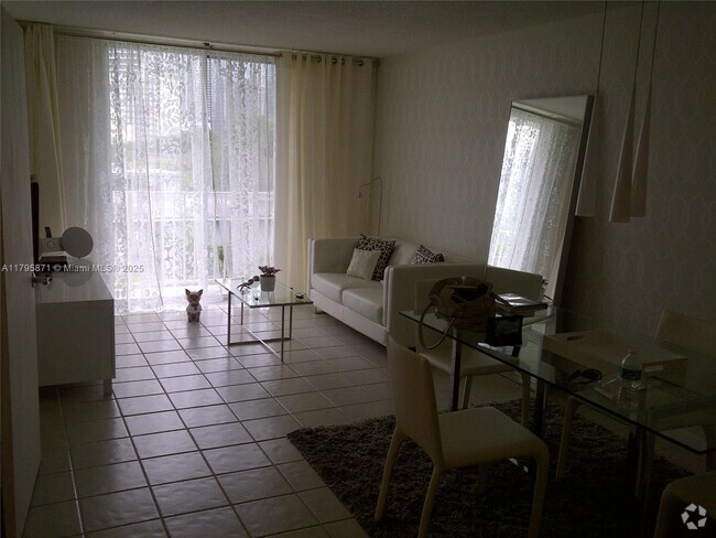 Building Photo - 126 SW 17th Rd Unit 505 Rental