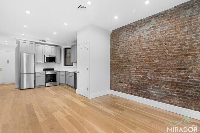 Building Photo - 4 bedroom in NEW YORK NY 10003 Unit 300 Rental