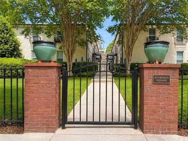 Building Photo - 48 Peachtree Ave NE Unit 200