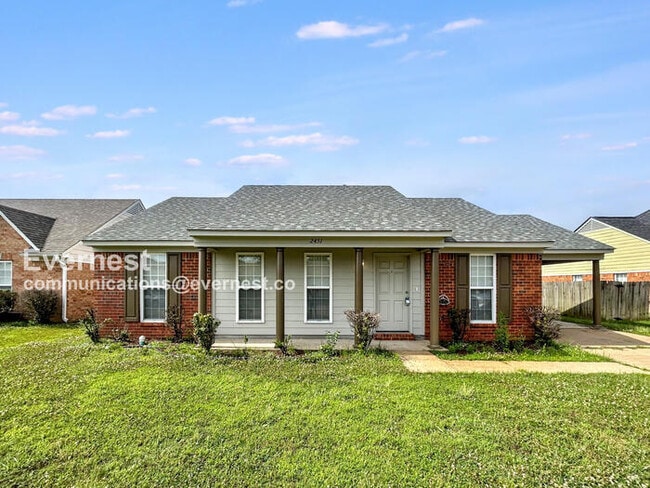 Building Photo - Beautiful 3-Bedroom Home with Carport / Pe...