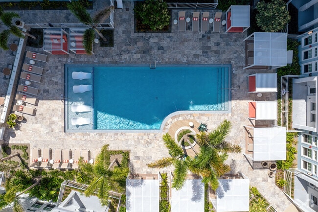 Piscina estilo resort