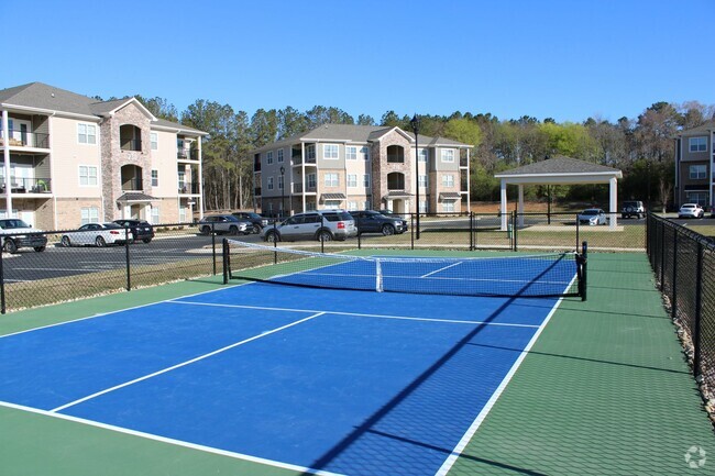 Building Photo - The Groves at 421 Rental