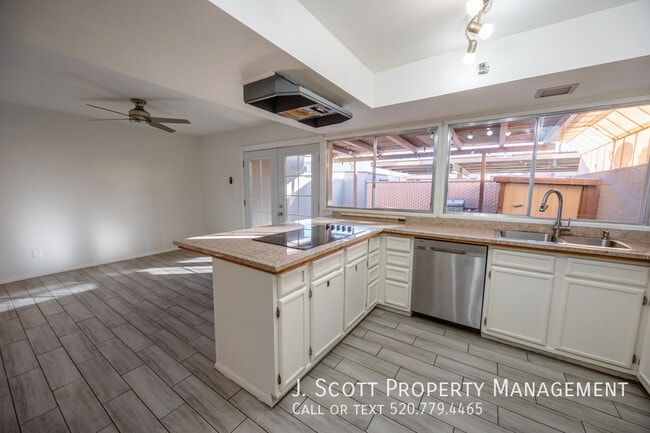 Photo - 1618 E Dunbar Dr