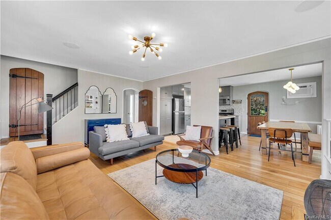 Photo - 53 Sheldrake Ave