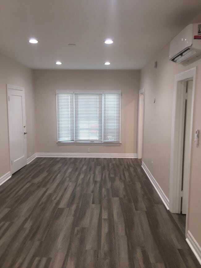 Sala de estar - 120 Franklin Ct Unidad 1