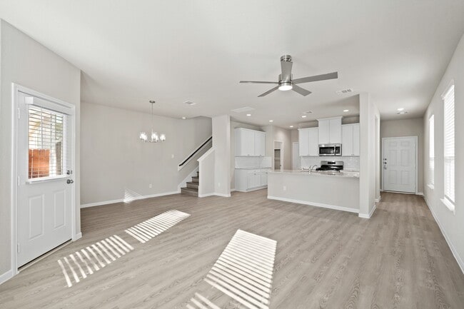 Photo - 835 Oakland Dr