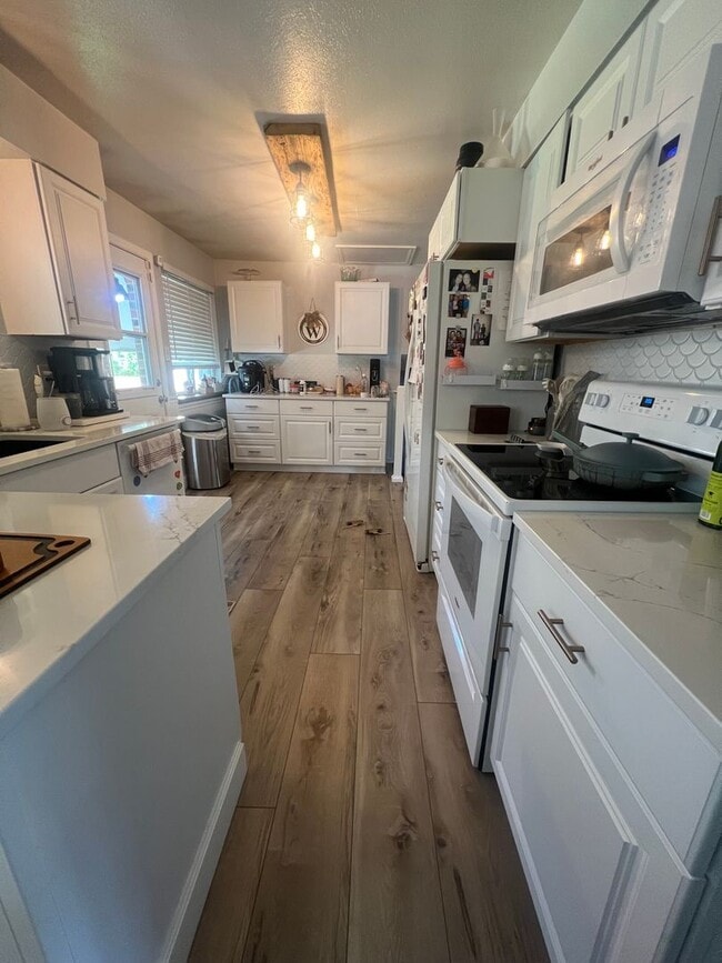 Photo - Stylish 3Bd 2Ba Sheridan Green Gem Near Parks, Trails, Shopping & Dining W/ 1-Car Attached Grage