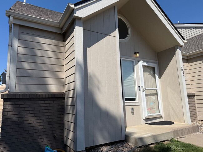 Building Photo - 4 Bedroom Townhome near Horsetooth Reservoir