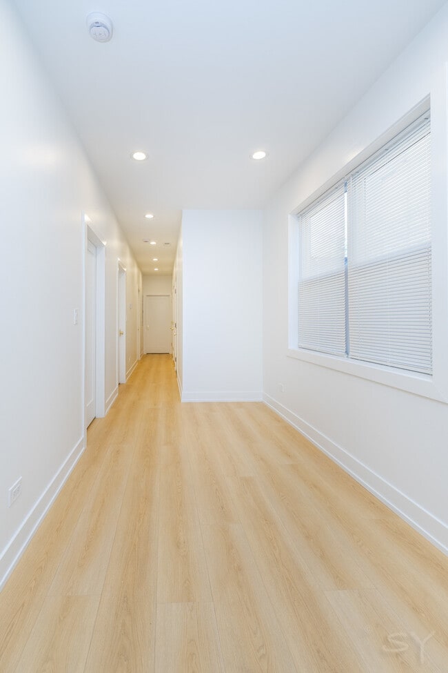 Photo - 6036 S Rhodes Ave Unit 1