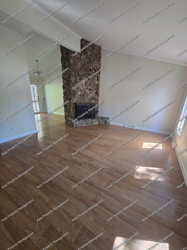 Photo - Three Bedroom Tri-Level in LOFS