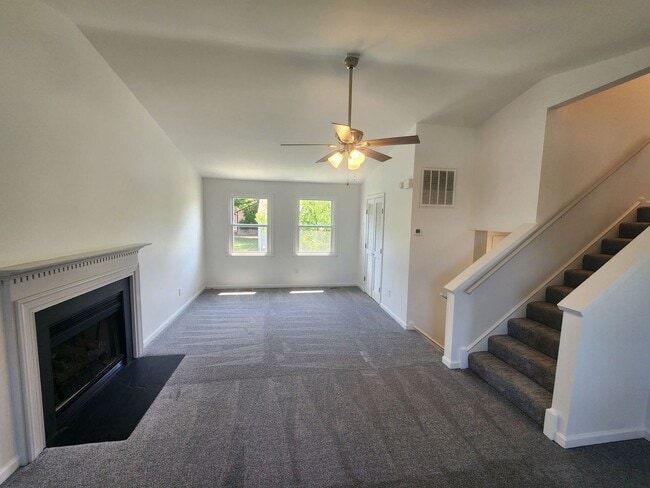 Photo - 4 bedroom house in Prince George