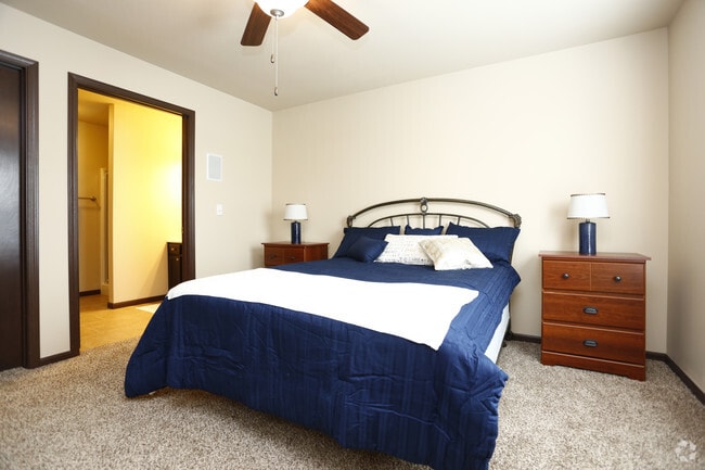 2 BR, 2 BA - 1,050 Sq Ft - Master Bedroom