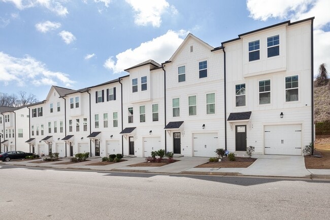 Building Photo - Newly Constructed 3bd/3.5ba w/ Gym, Min From Airport and Downtown Hapeville!