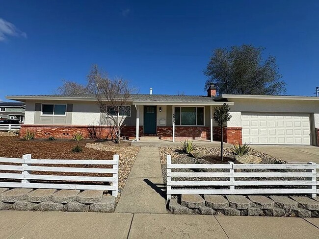 NICE SINGLE STORY HOME IN ROCKLIN! - NICE SINGLE STORY HOME IN ROCKLIN!