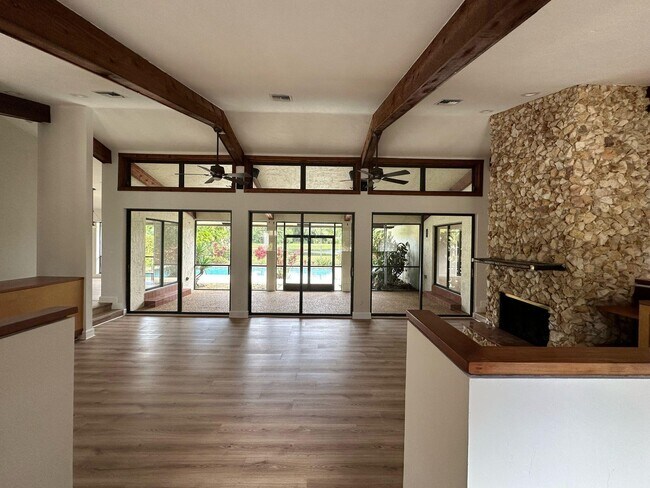 7243 Encina Ln