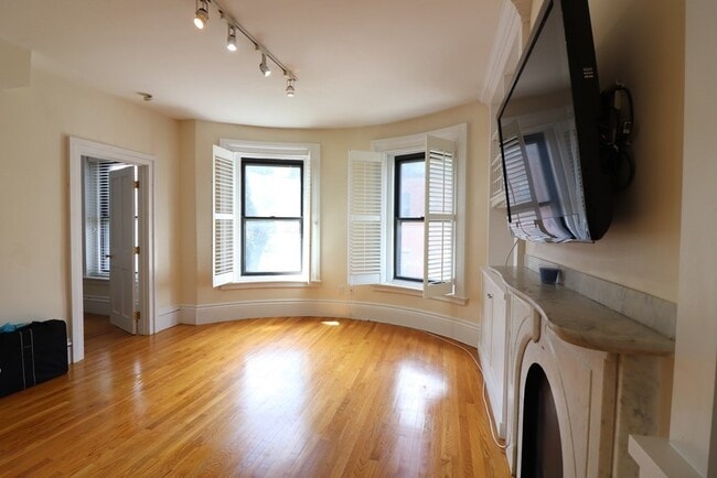 Photo - 310 Shawmut Ave Unit 2