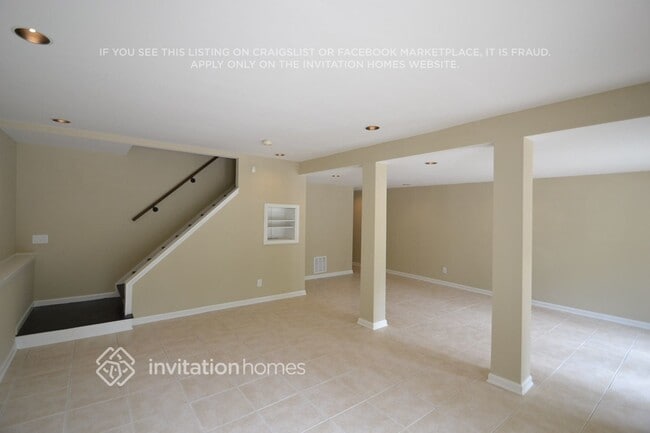 Photo - 6175 Golden Landing