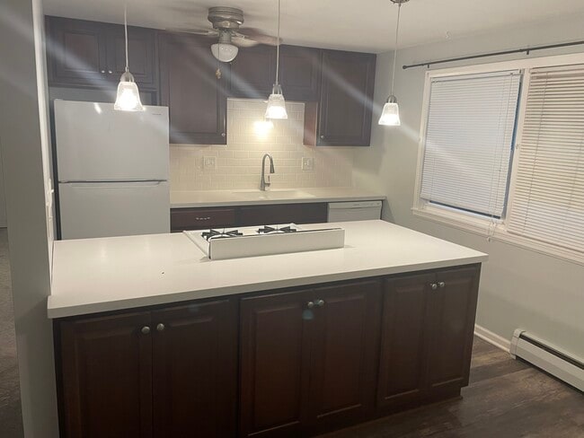 Building Photo - 844 Village Quarter Rd Unit A5 Rental