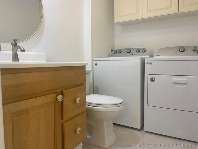 Photo - 910 9th Way