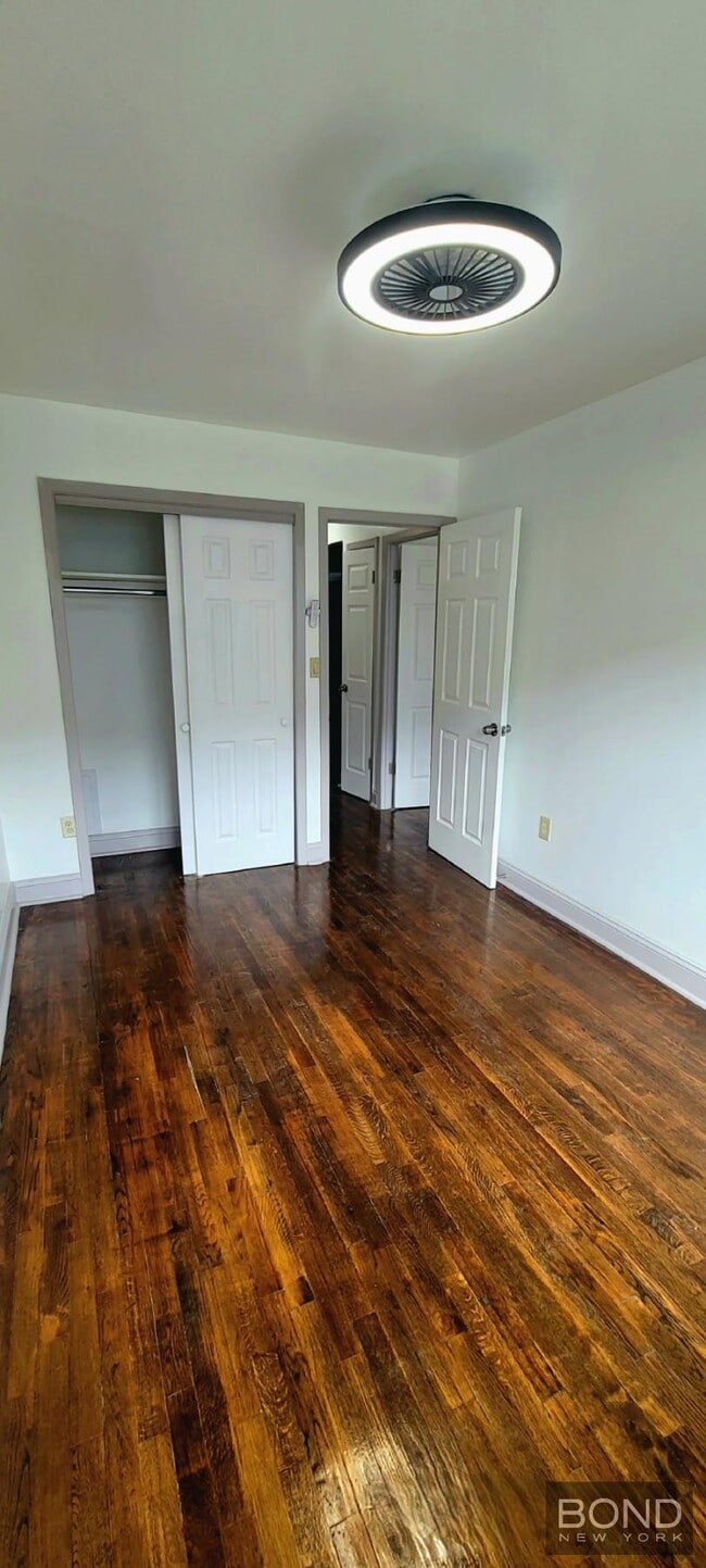 Renovated 3BR in Private Townhouse, only minutes from Midtown Manhattan!