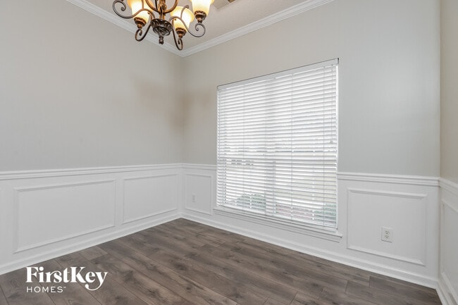 Photo - 3021 Bowron Rd