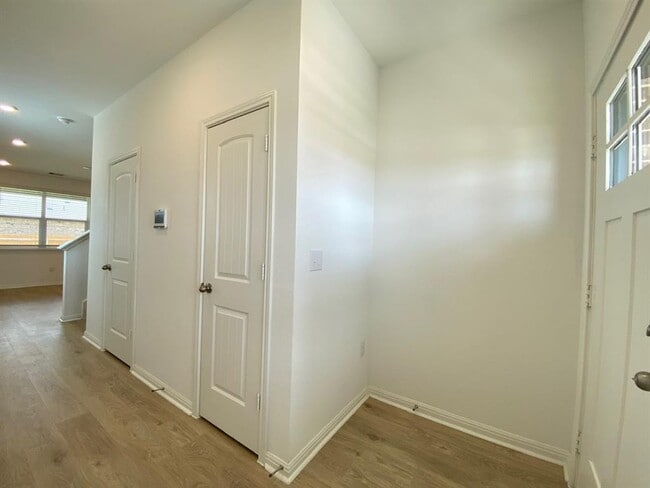Photo - 209 Saide St