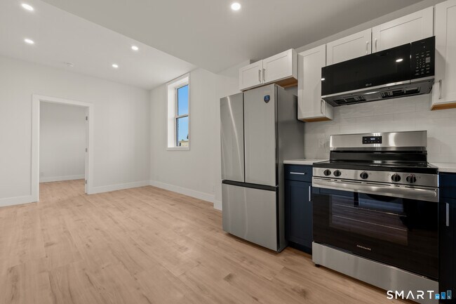 542 Main St Unit 3B