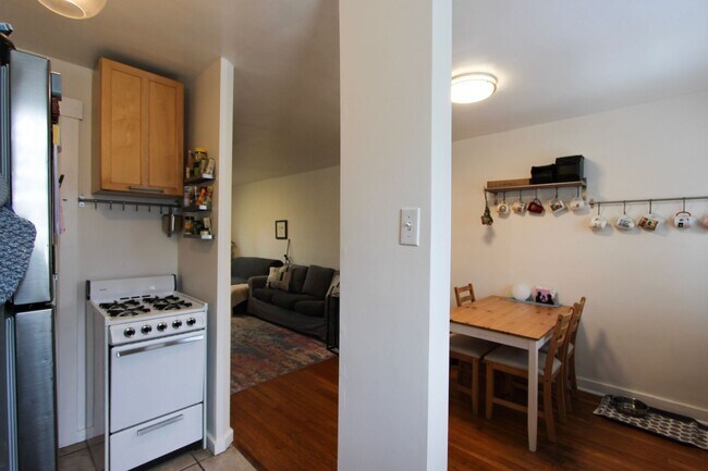 Photo - Cherniss Townhouses Unit 5870 Ellsworth Ave