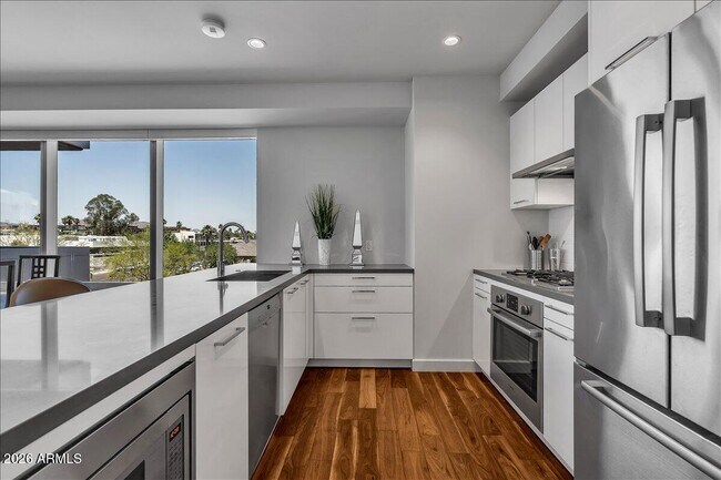 Photo - 4422 N 75th St Unit 3001