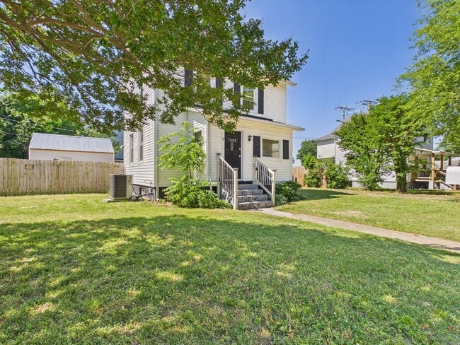 Photo - 1002 Haskell St