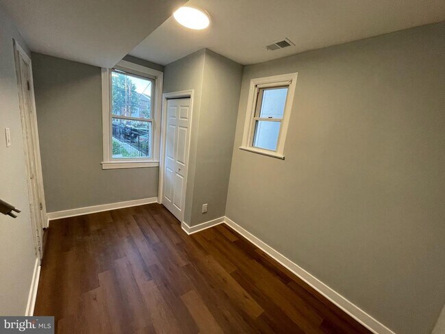 1926 Naylor Rd SE Unit # 1