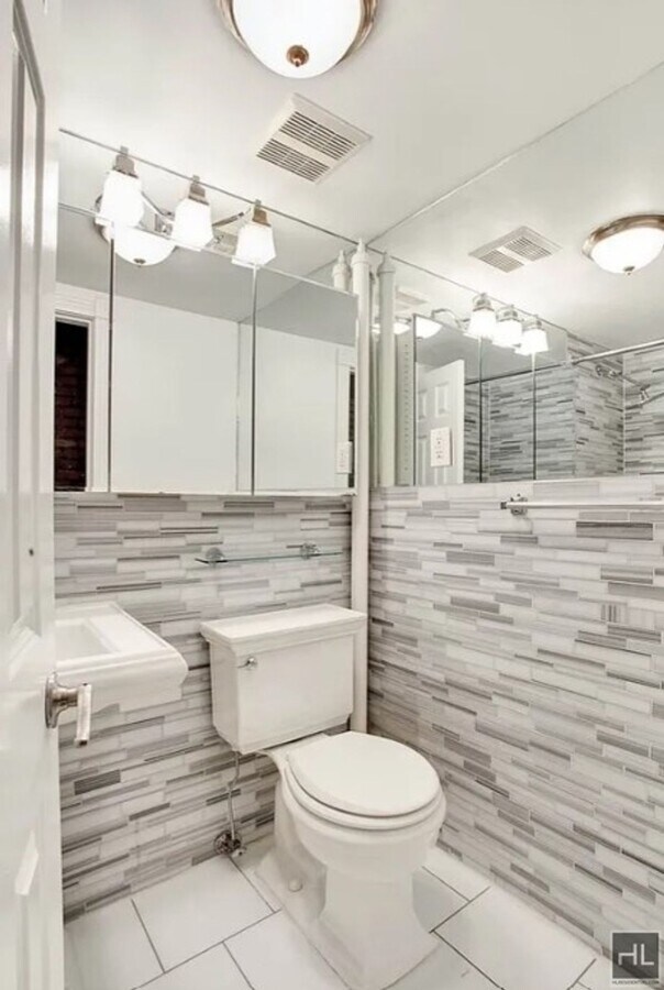 Photo - W 14TH ST. Unidad 2A