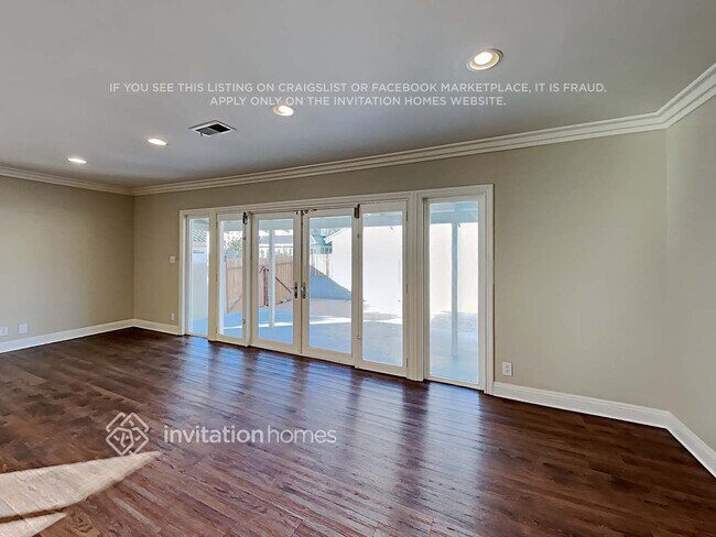 Photo - 10249 Lemona Ave