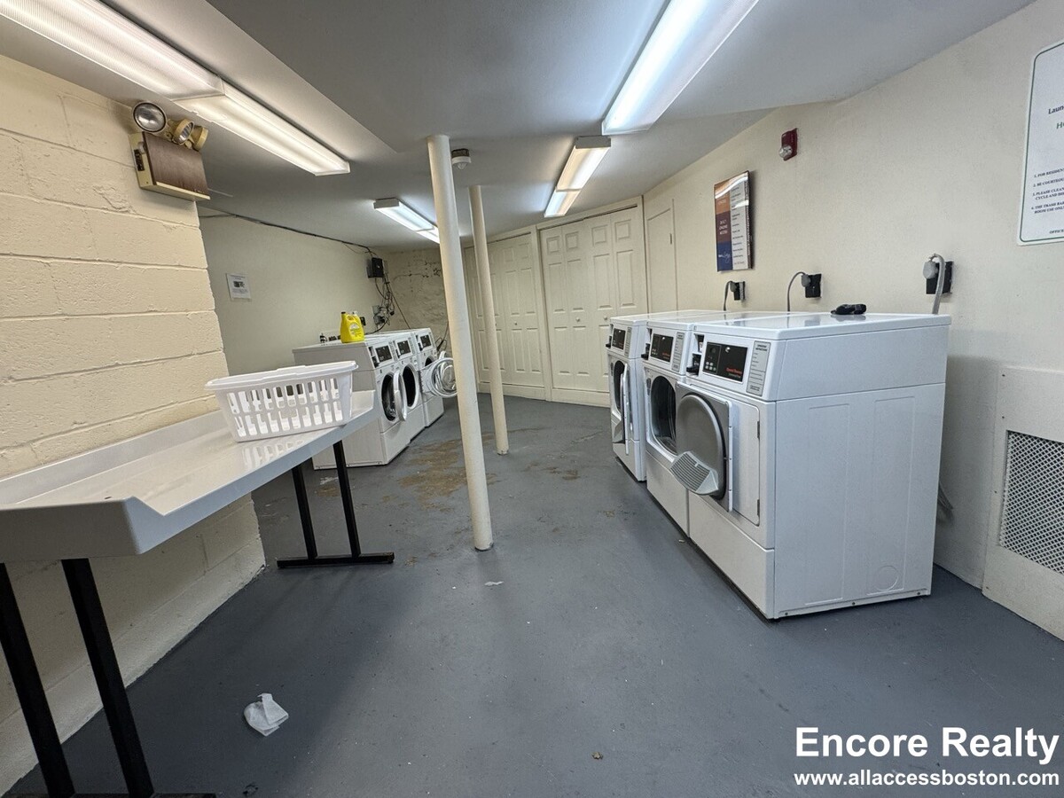 Photo - 1539 Beacon St Unit 2